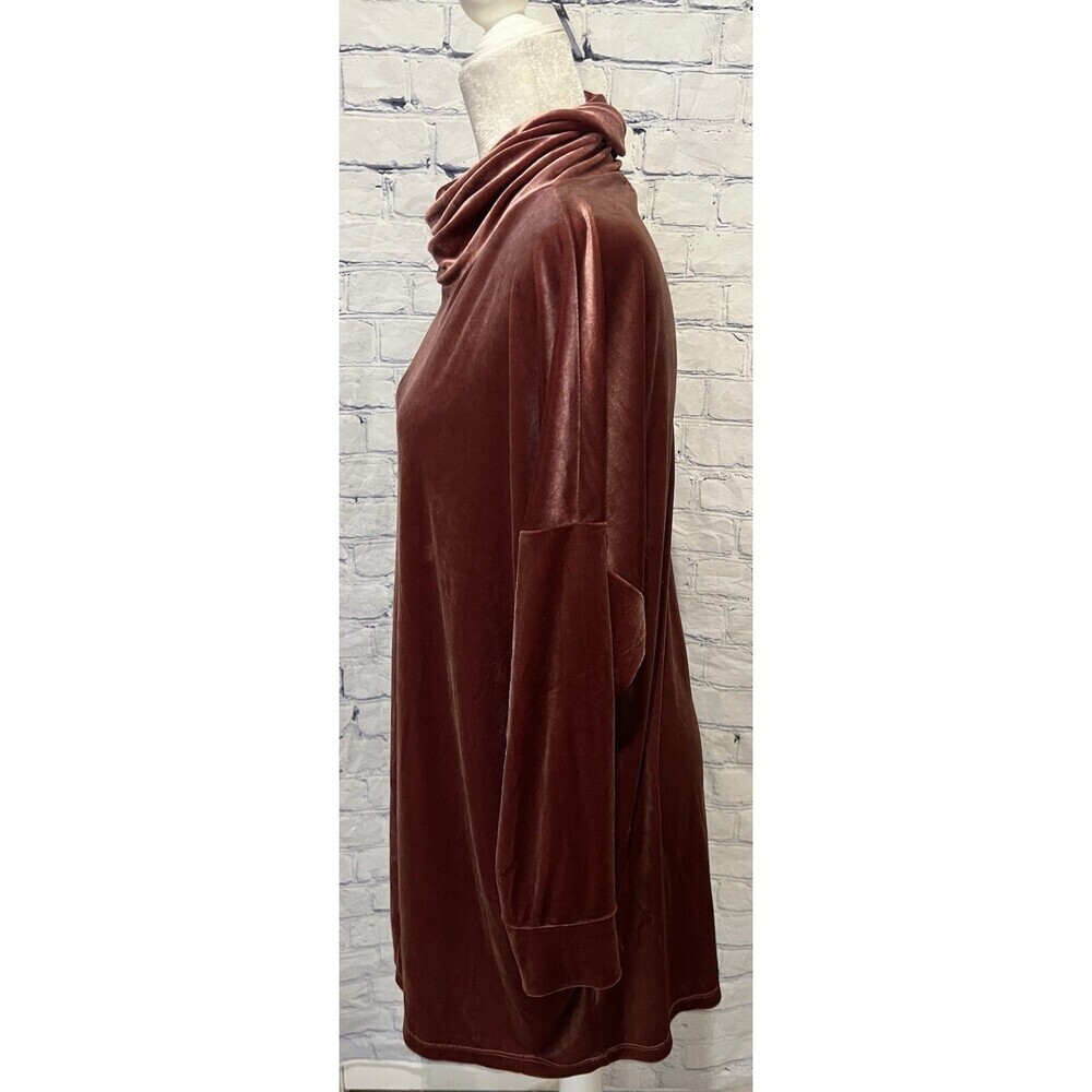 Urban Outfitters, Pink Dress, Velvet , Long Sleeve, Short, Size Medium - Picture 3 of 7